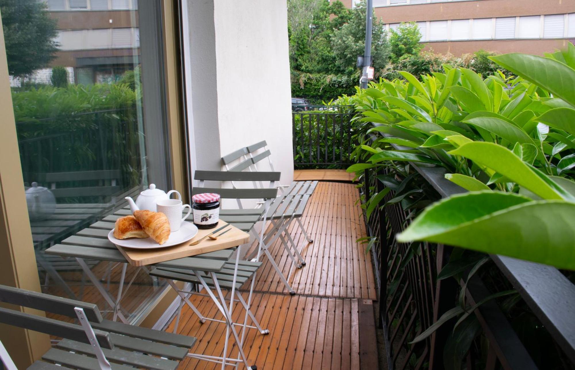 Elegance W Mobile Wi-fi 7' To Rer B Paris Direct Line Airports Cdg And Ory Apartment *